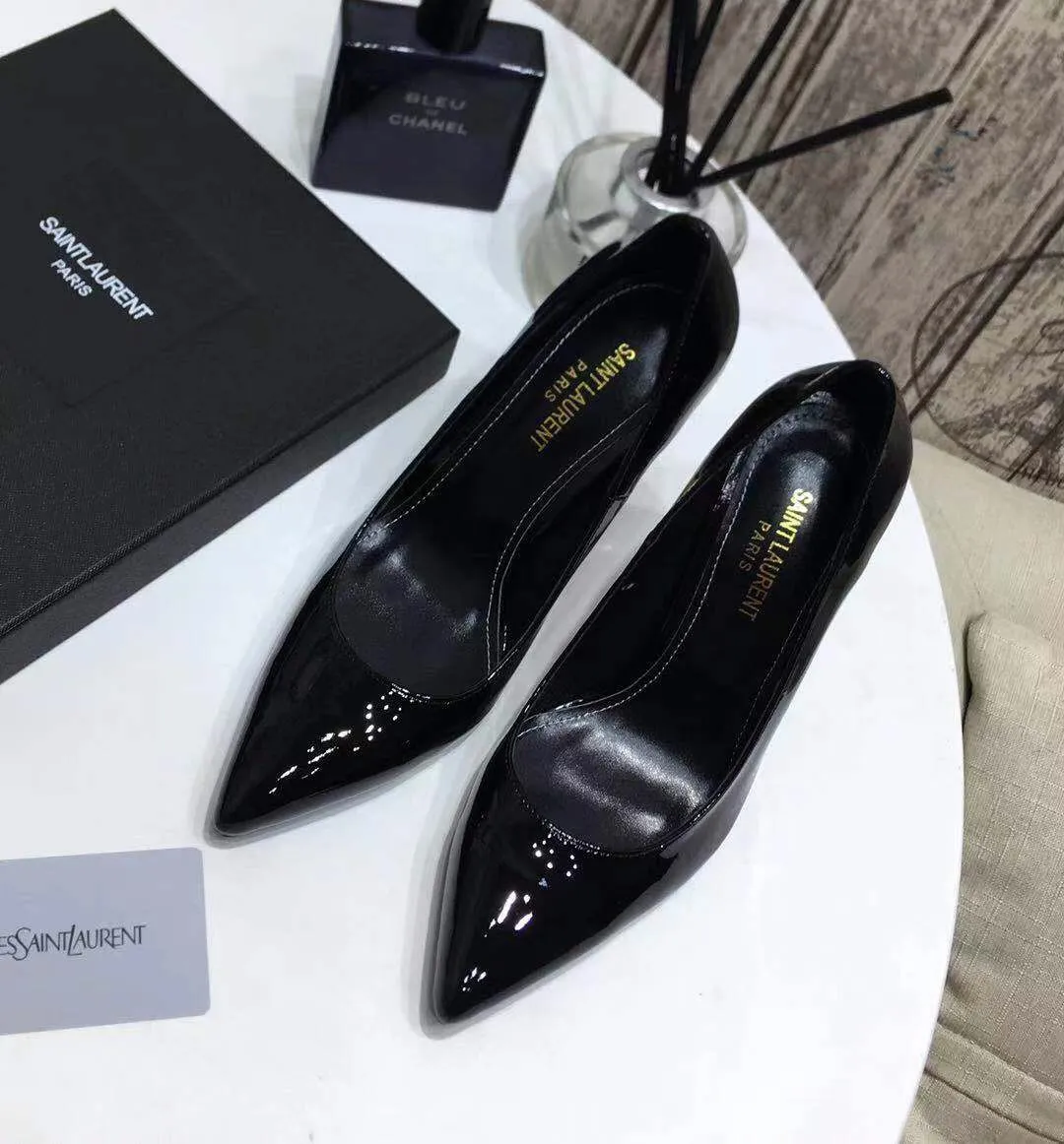 👟👟Ex-factory price 560👟👟 SAINT LAURENT 👟👟Ex-factory price ARIS-CASSANDRA] Saint Laurent YSL classic YSL logo and high heels💪💪💪Yves Saint Laurent’s imaginative design is amazing. If you can’t get the genuine product, why don’t you buy this pair? The upper is made of patent leather and cowhide imported from Italy. The lining/foot pads are made of sheepskin imported from Italy. The heel height is 11cm. It is cast from ultra-high-strength steel. It has passed various high-strength tests and will not break the heel (chopping and smashing). The original molded leather outsole is 35-40 (codes 34, 41, 42.43 can be customized without return or exchange)